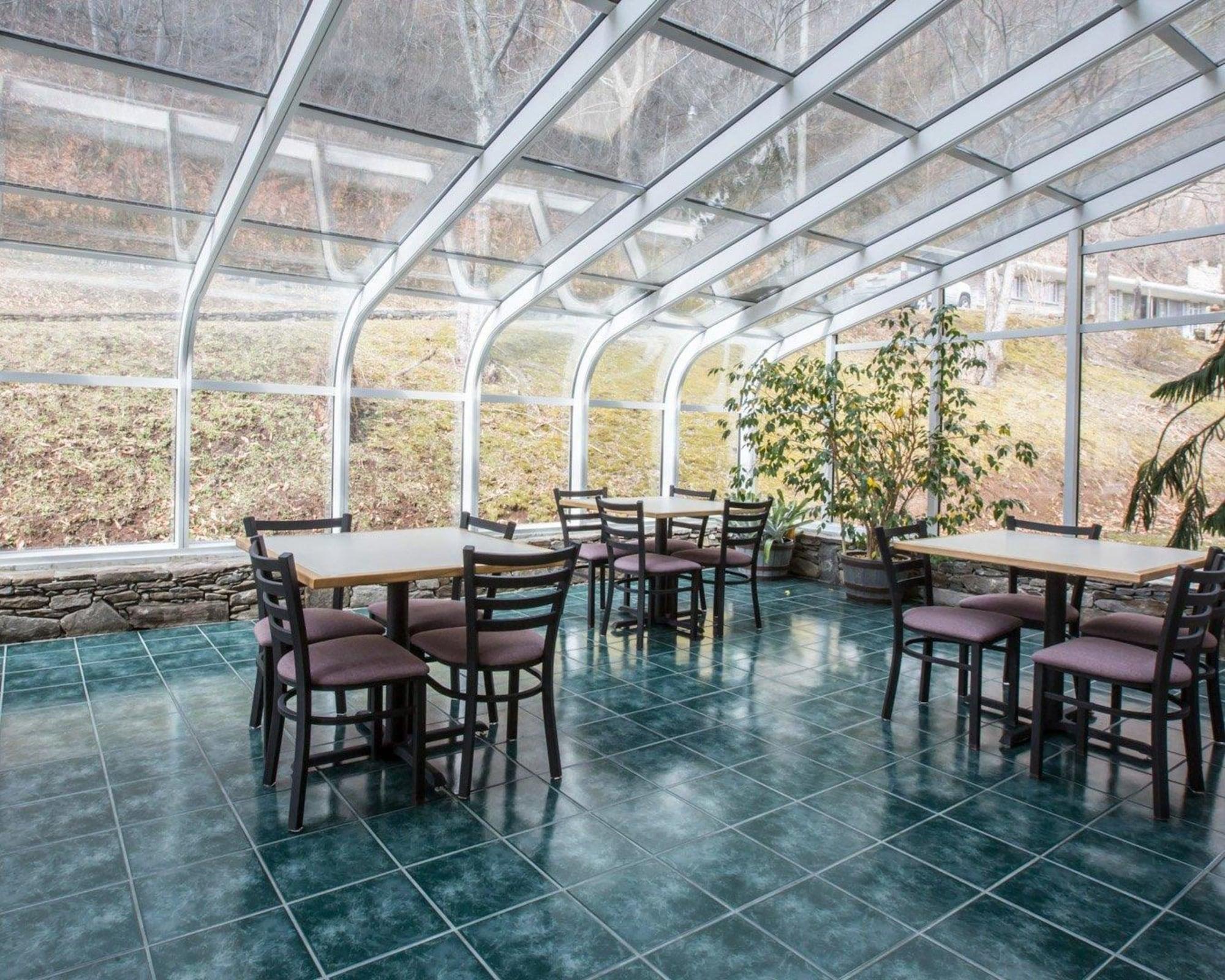 Super 8 By Wyndham Cherokee Exteriör bild